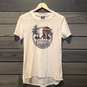 Modern Lux Adventure Tee tip size Medium